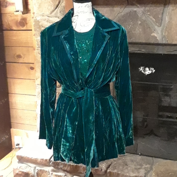 Diane von Furstenberg Silk Assets set